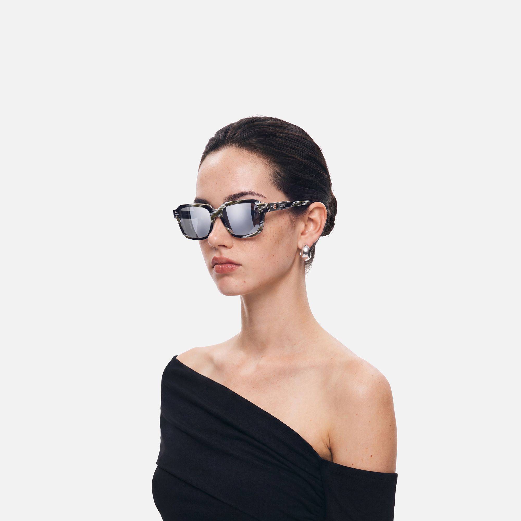 Anacortes - Silver Mirrored Horn Rim Guitar Shades by Vooglam - Side View On Model