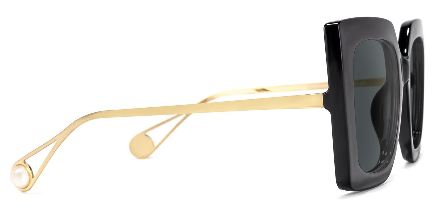 Adrienne - Square Black Sunglasses | Vooglam 4