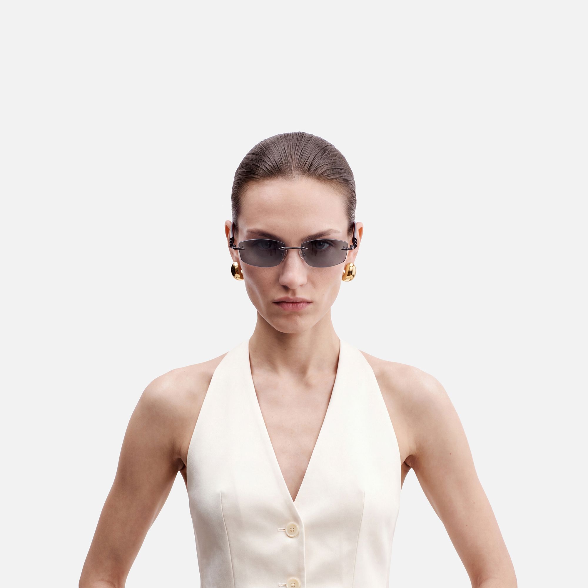 Fracture - Dark Gray Tint Rimless Sunglasses | Vooglam On Model 1