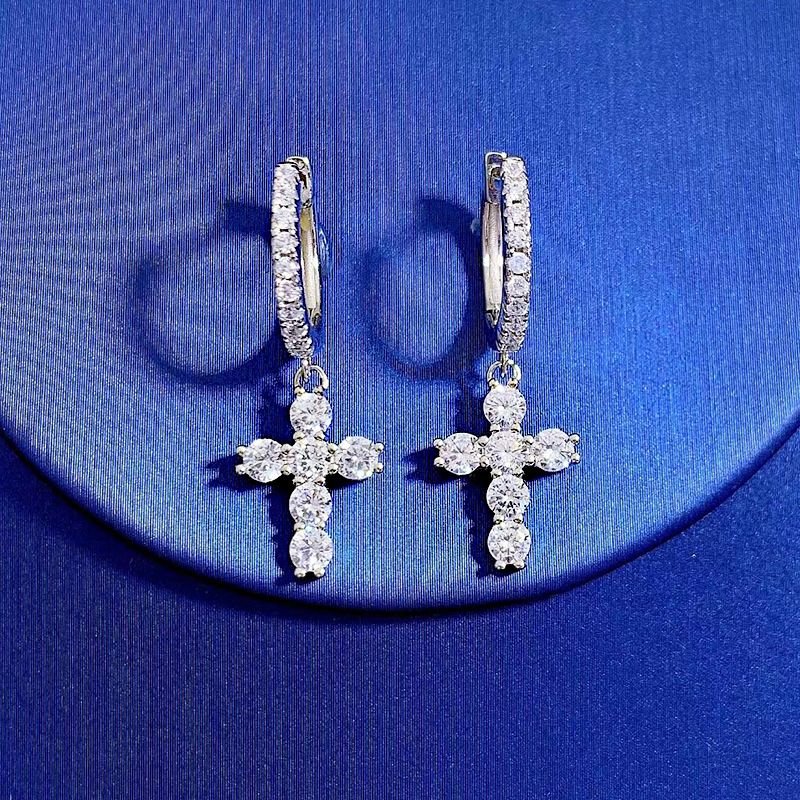 Shiny Diamond White Round Pierced Earrings | Vooglam On Model 1