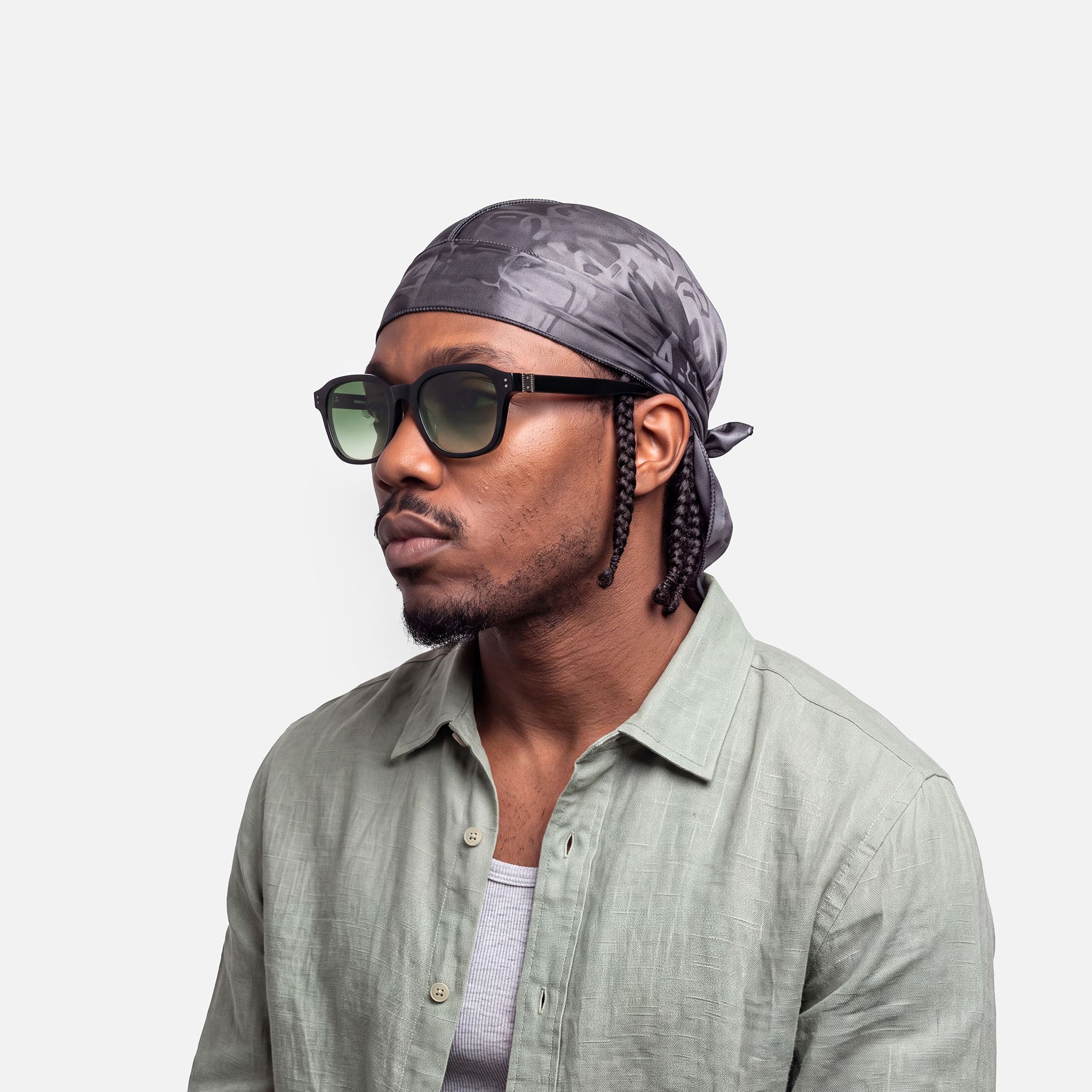 Rainier - Black Gradient Green Lens Sunglasses by Vooglam - Model Side Profile