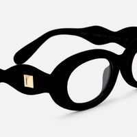 Royale - Oval Black Eyeglasses | Vooglam Design Details