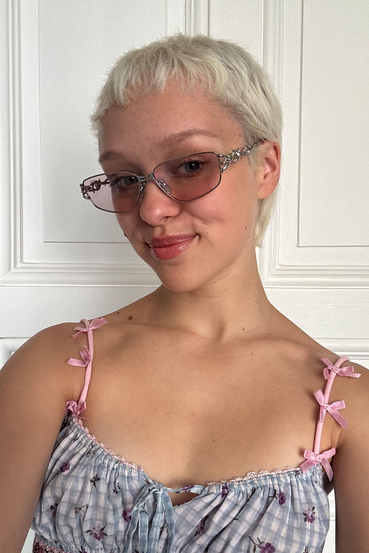 Vooglam Street Style in Real Life: @jana_oduvanchic wearing Spine - Silver Thorn Geometric Sunglasses by Vooglam