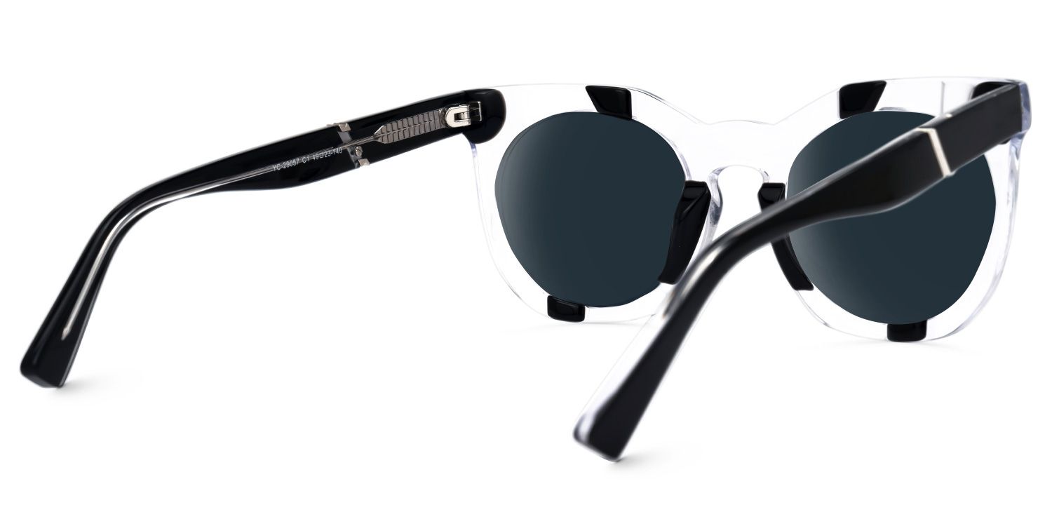 Deiondre - Round Crystal/Black Sunglasses | Vooglam Side View