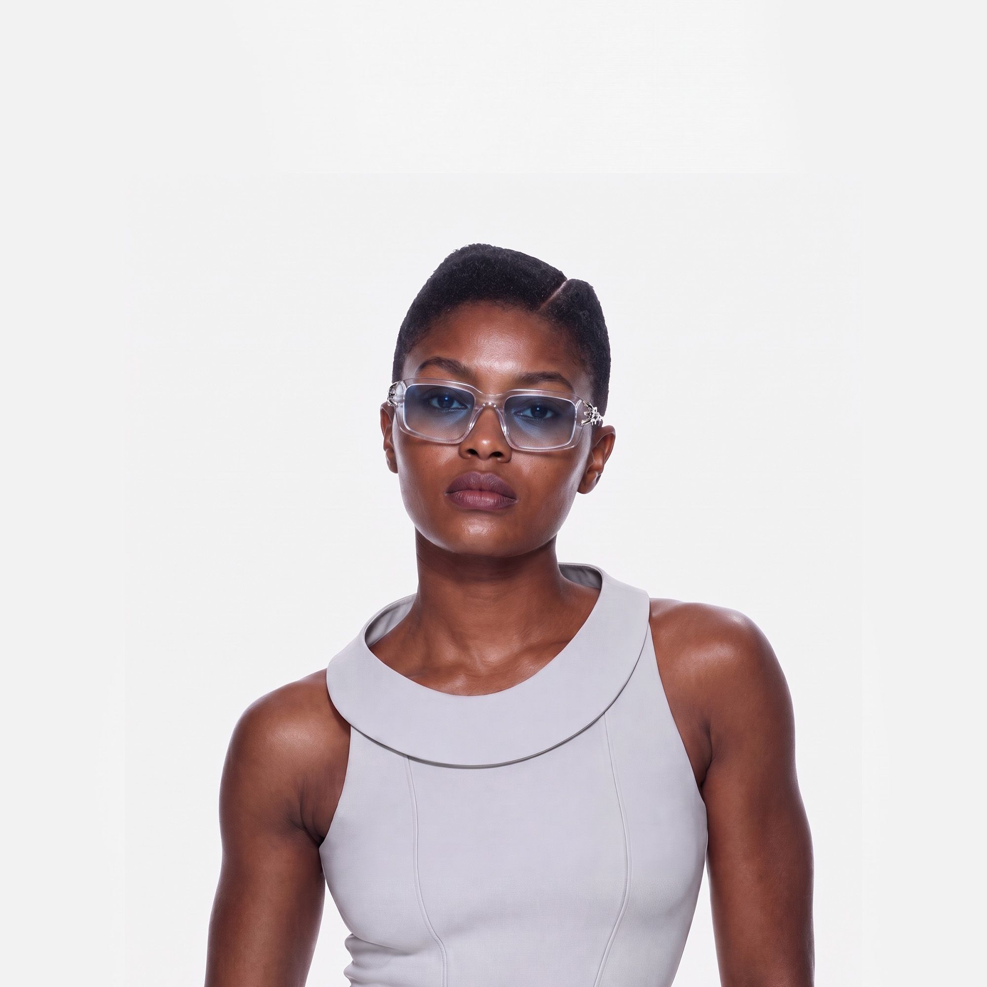Vorpal - Thorn Deco Clear Blue Sunglasses | Vooglam On Model 1