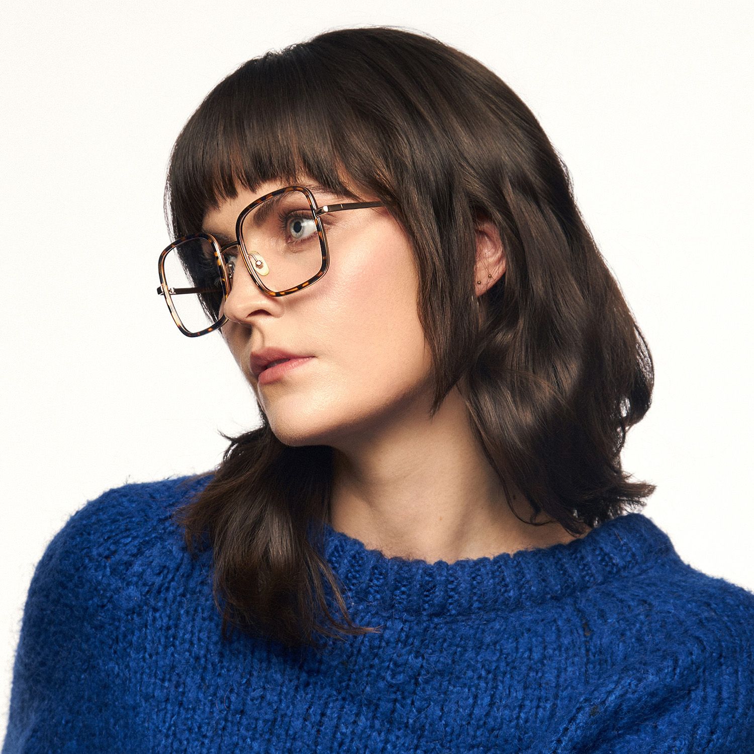 model wearing Jace - Retro Tortoise Shell Glasses Gold Temples 2
