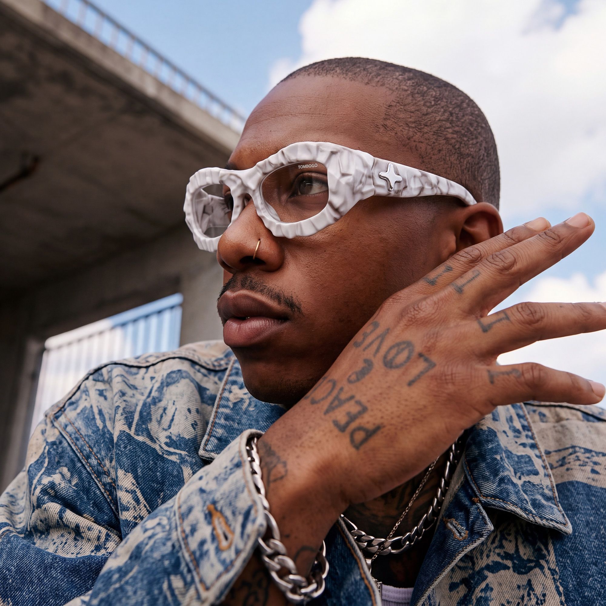 Vooglam Street Style in Real Life: The Geologist - Clear Transparent Marble Glasses by Vooglam