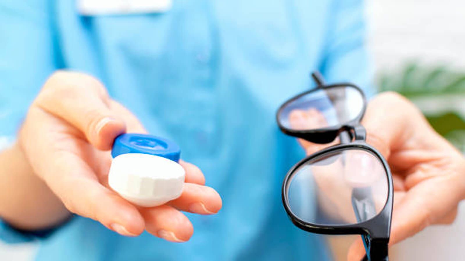 which is better in Glasses and Contact?