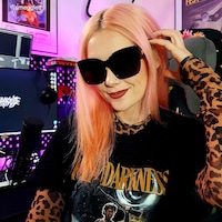 Cassandra - Square Black Sunglasses - 5