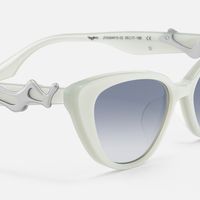 No Fate - Cat Eye Black Sunglasses | Vooglam Design Details