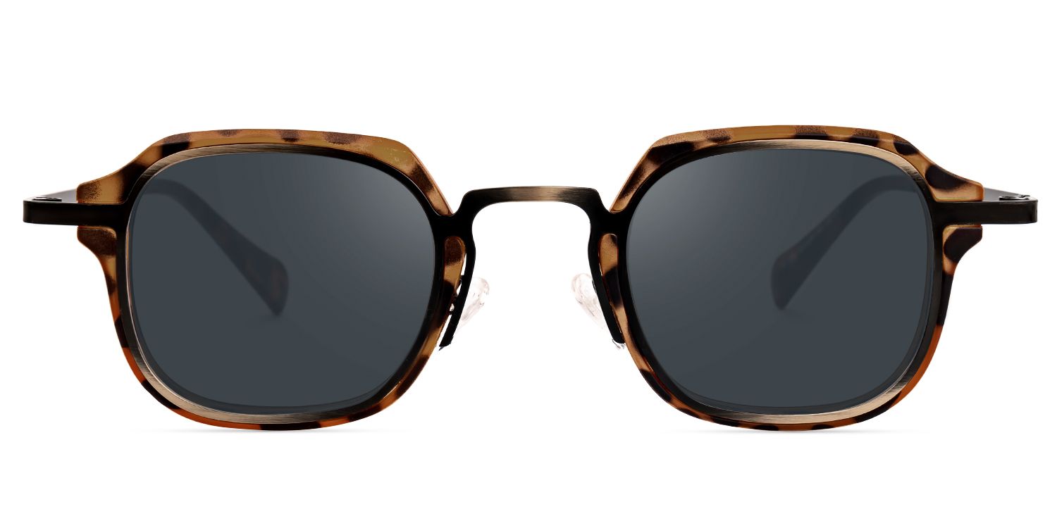Delaware - Square Tortoise Sunglasses | Vooglam Angle View