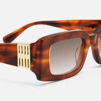 Aurelia - Red Tortoise Gradient Sunglasses | Vooglam Design Details