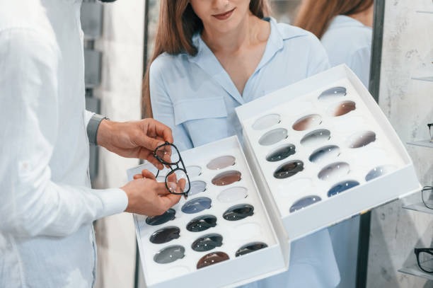 Average Cost of Prescription Lenses Without Frames | Vooglam