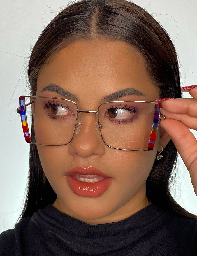 Vooglam review from emelyymakeup: They are so cute. So many compliments. I love them. Excellent glasses. They are comfortable and do not slide off my face at all! So nice.