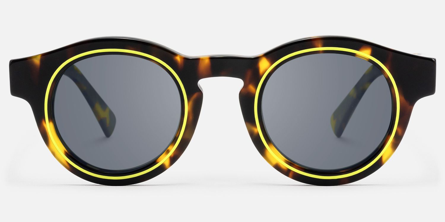 Pulse - Round Tortoise Sunglasses by Vooglam - Angle View