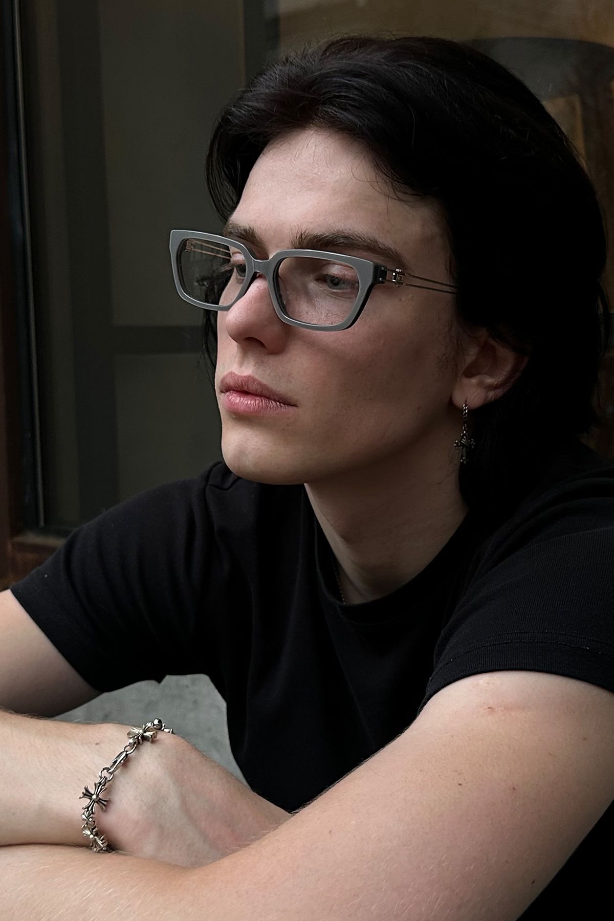 Vooglam Street Style in Real Life: @morhenosy wearing Scarpa - Blue Gunmetal Wire Temple Glasses by Vooglam