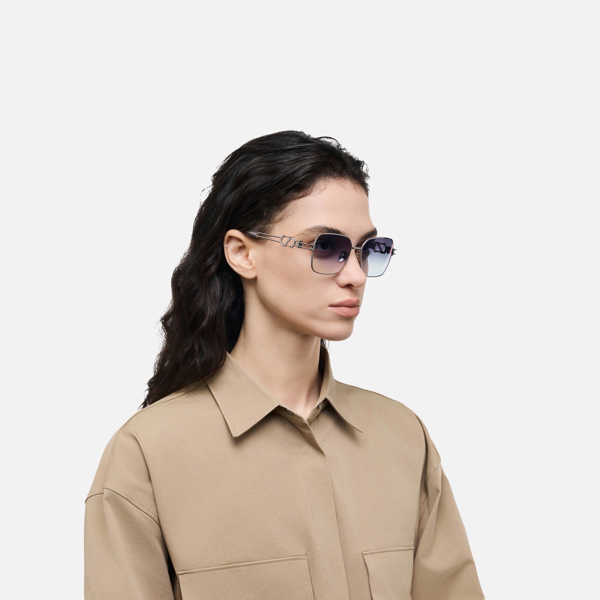The Architect - Gunmetal Gradient Gray Sunglasses | Vooglam On Model 3