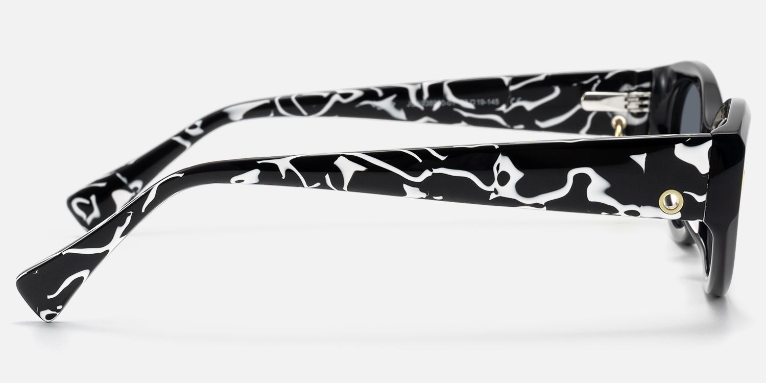 Meow - Cat Eye Black Sunglasses product detail 3