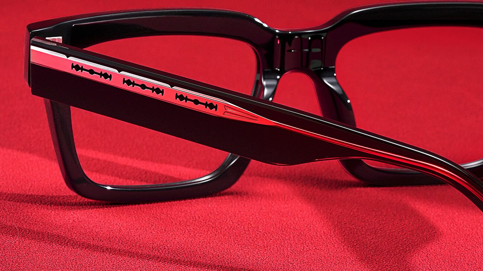 bloody opium glasses craft details