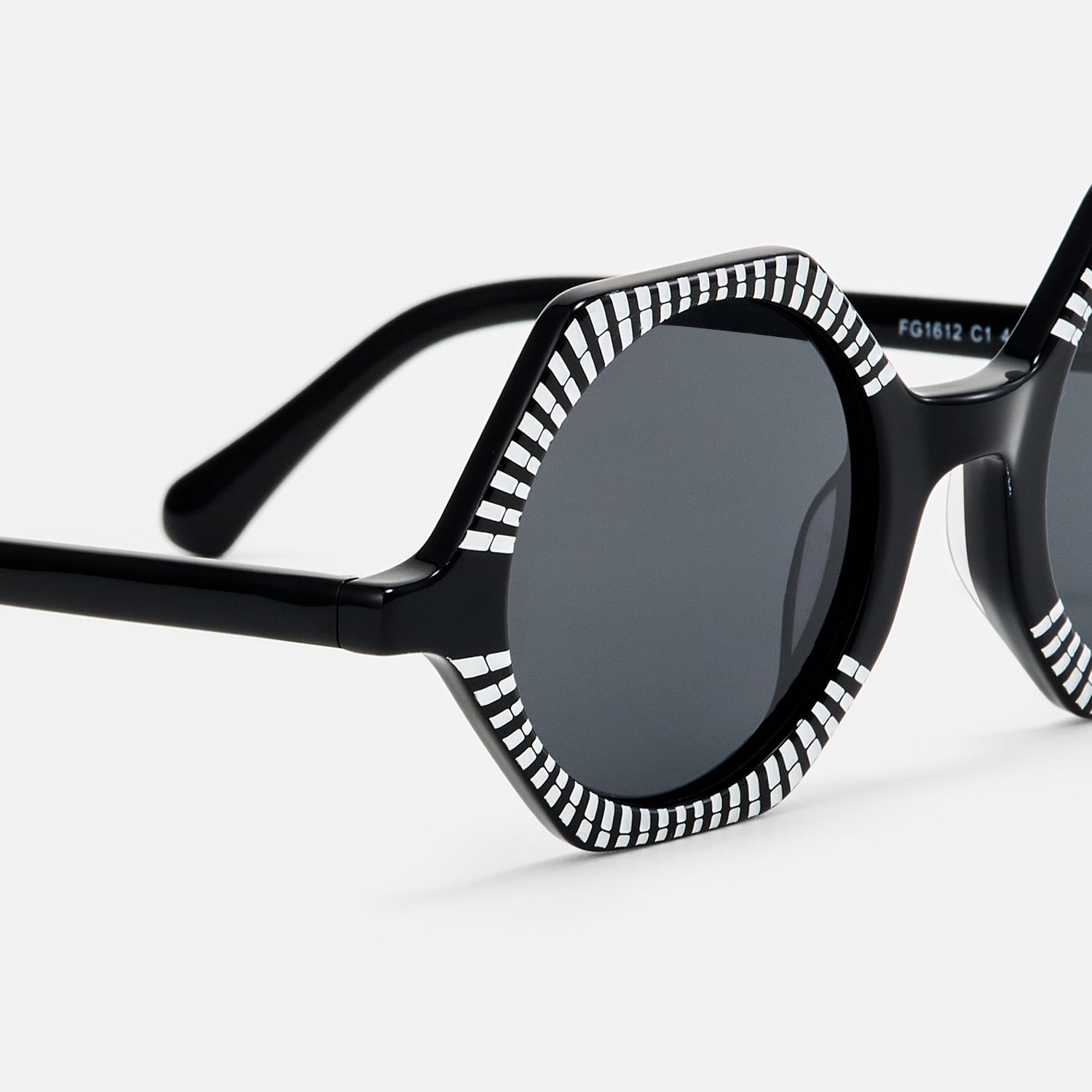 Hypnotic - Geometric Black Sunglasses product detail 4