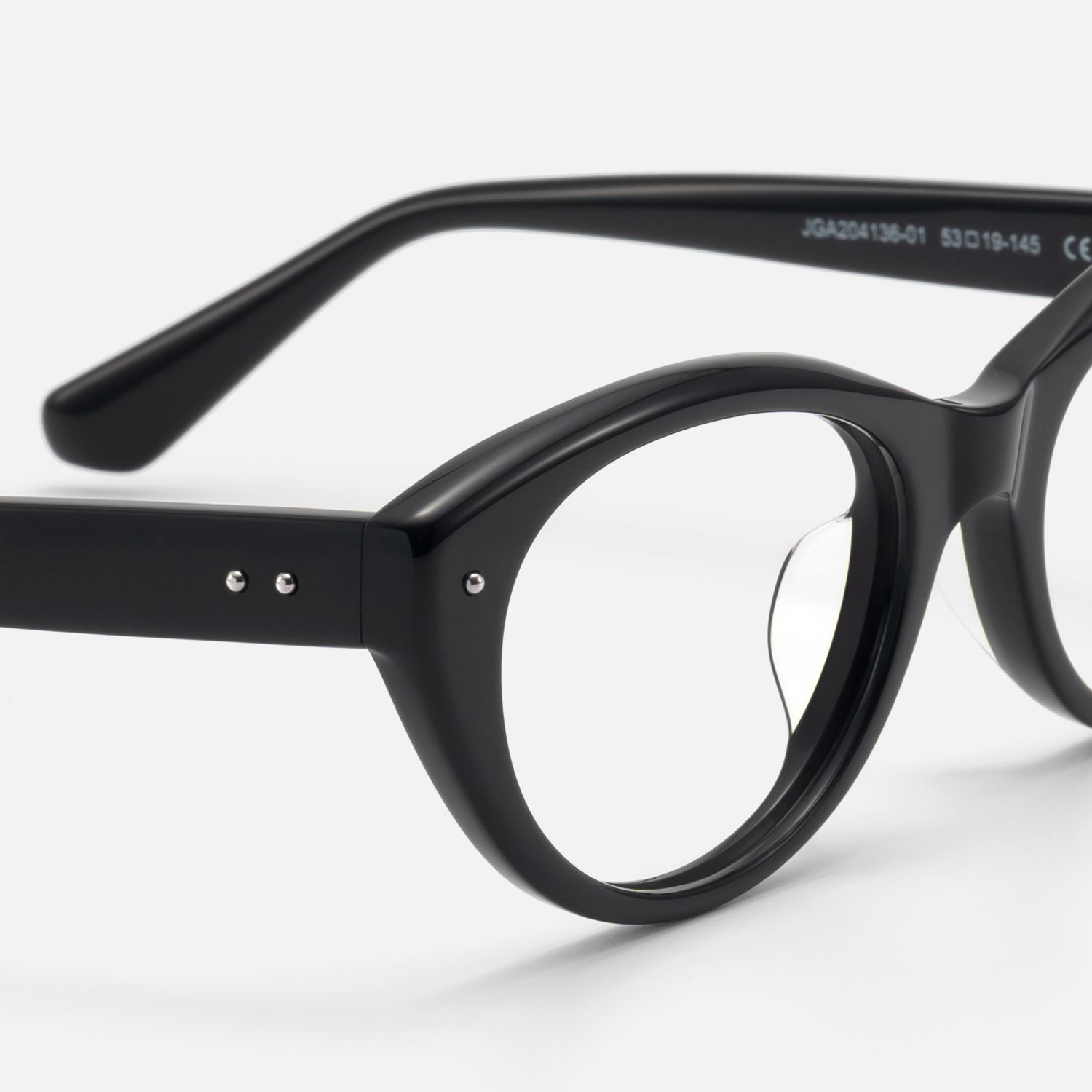 Vael - Classic Thick Black Cat Eye Frames | Vooglam Design Details