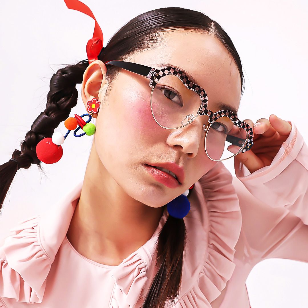 model wearing Hannah - Heart Pattern Eyeglasses 1