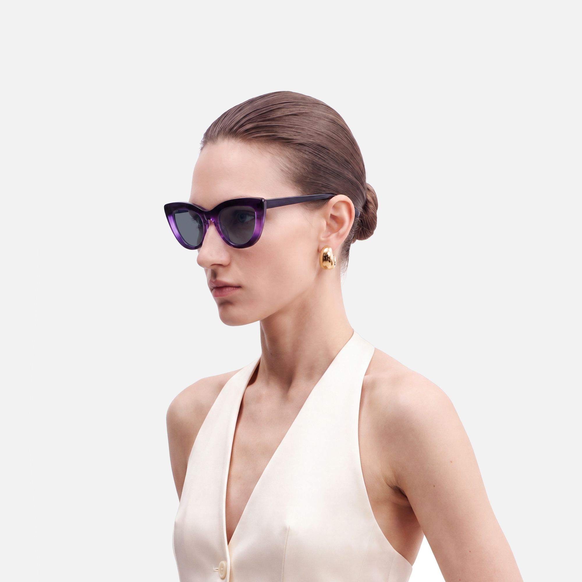 Pastora - Cat Eye Purple Sunglasses | Vooglam On Model 3