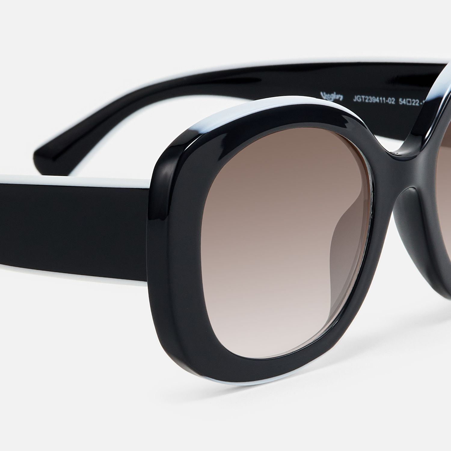 Athina - Oversized Black Round Frame Sunglasses | Vooglam Design Details