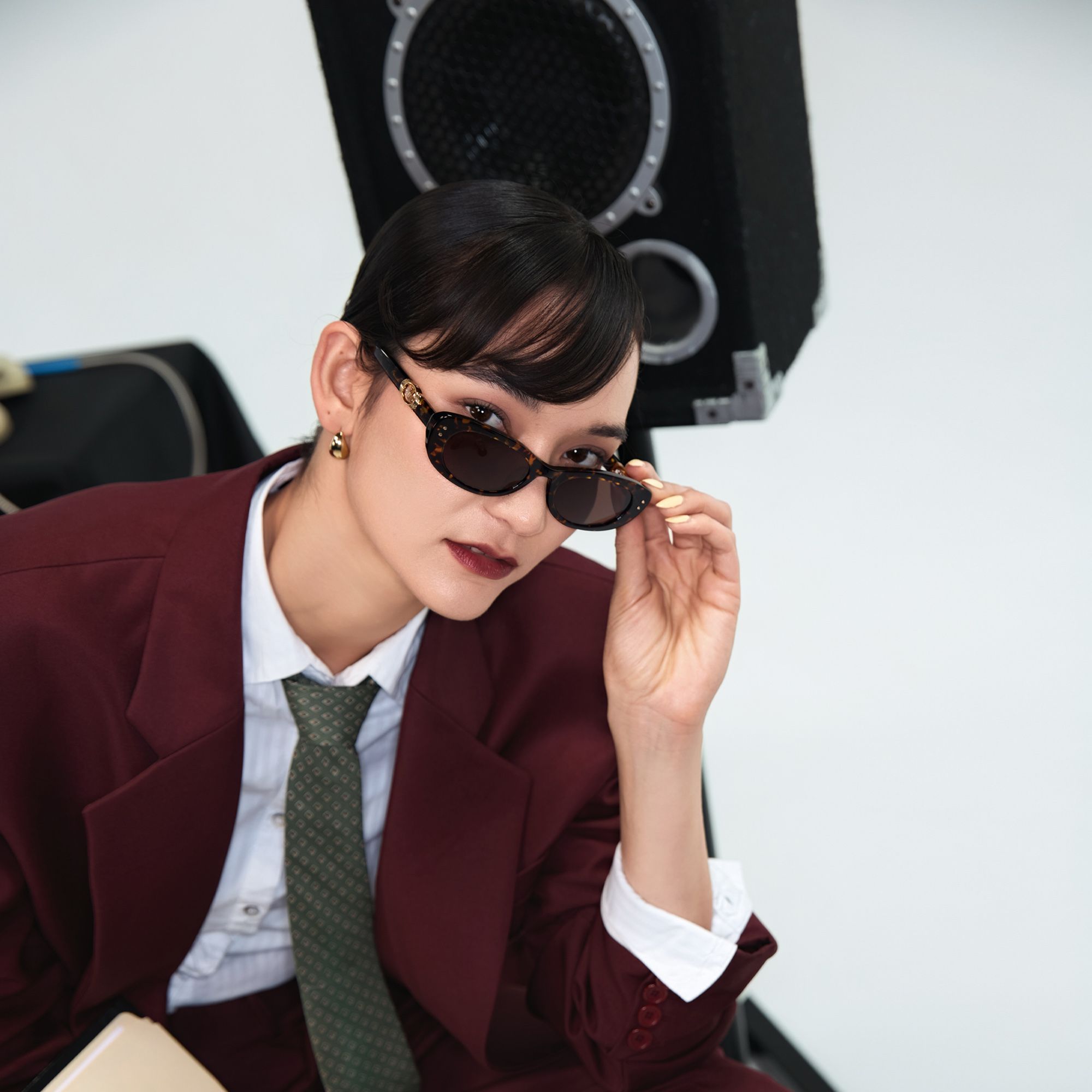 Ginza - Brown Tinted Tortoise Acetate Sunglasses | Vooglam On Model 2