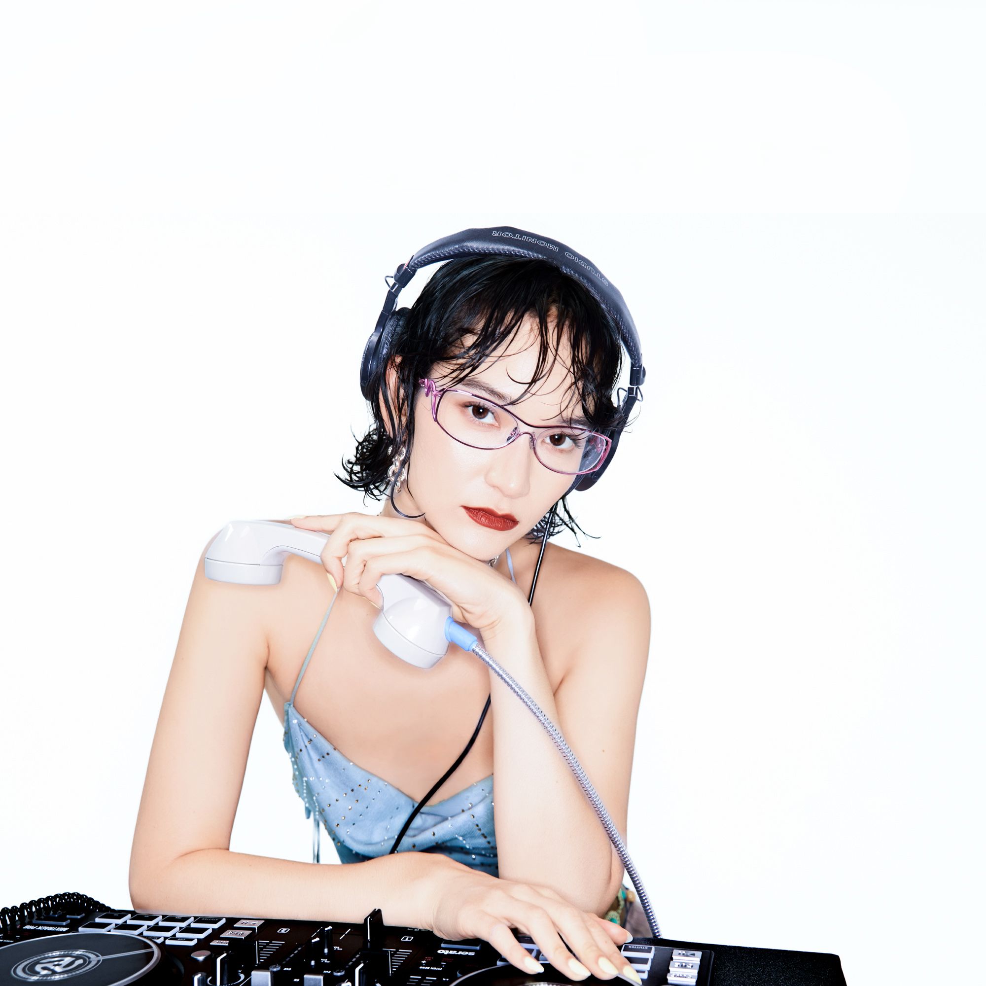 Okinawa - Pink Metal Hollow Design Oval Glasses | Vooglam On Model 2