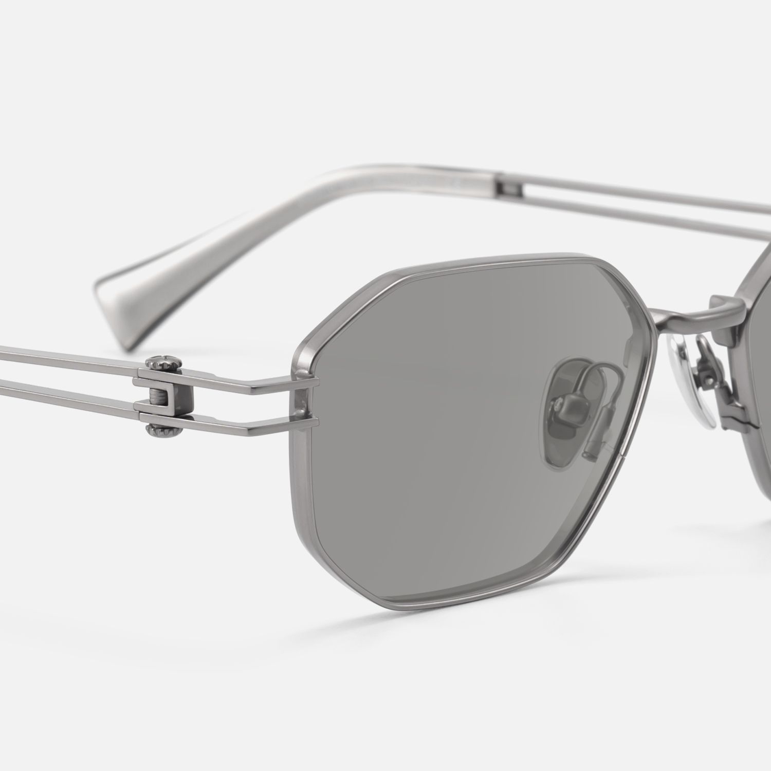 Loos - Light Gray Polygonal Oversized Sunglasses | Vooglam Design Details