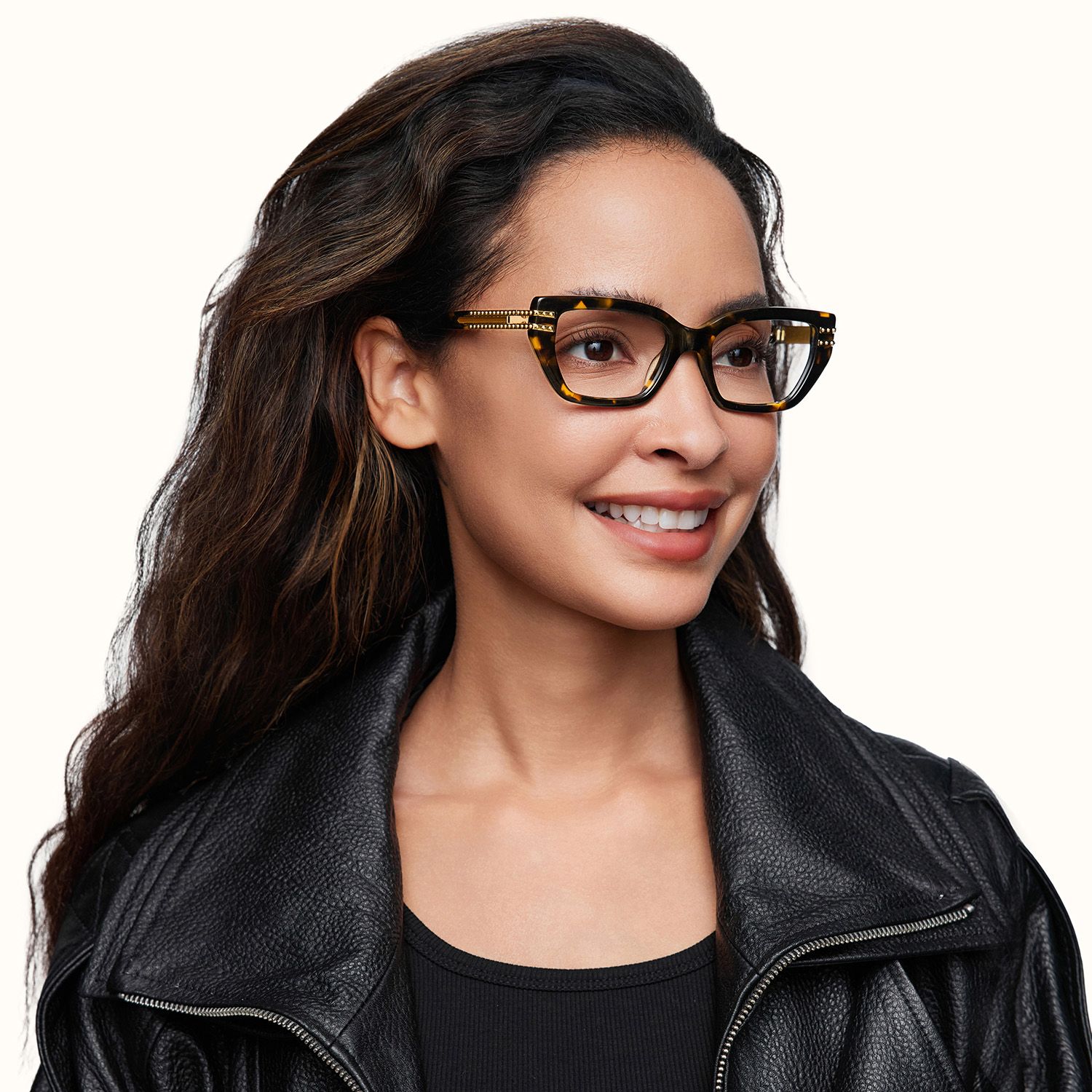 Nomad - Cat eye Tortoise Eyeglasses | Vooglam On Model 2