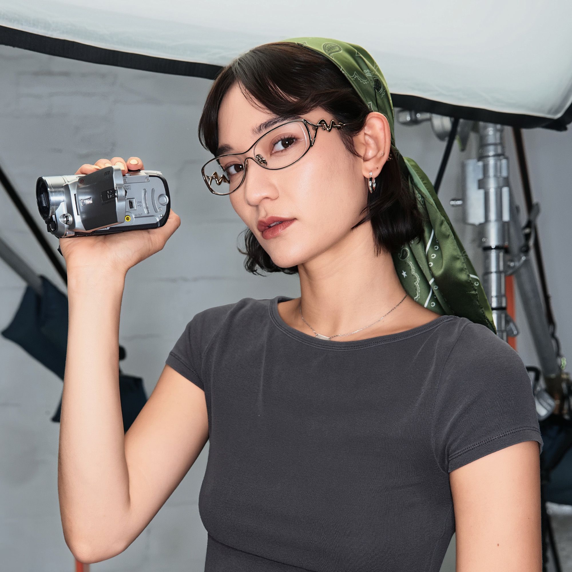 mona matsuoka wearing vooglam wave temple silver frame glasses
