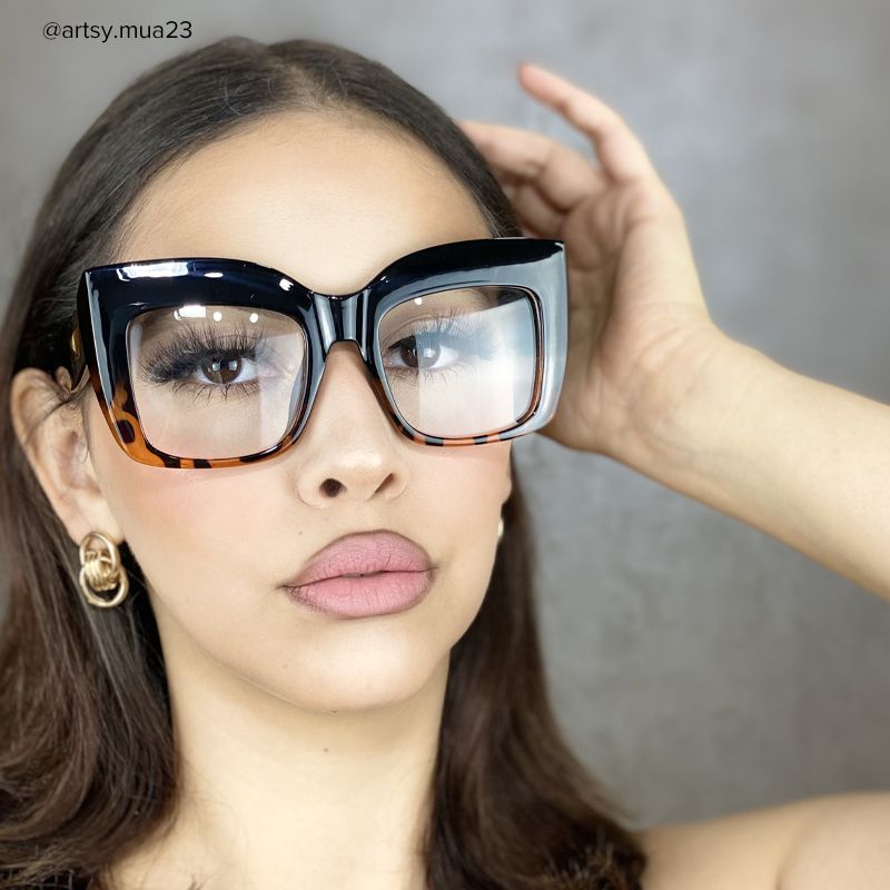 Classic square glasses bold upper-rim frame