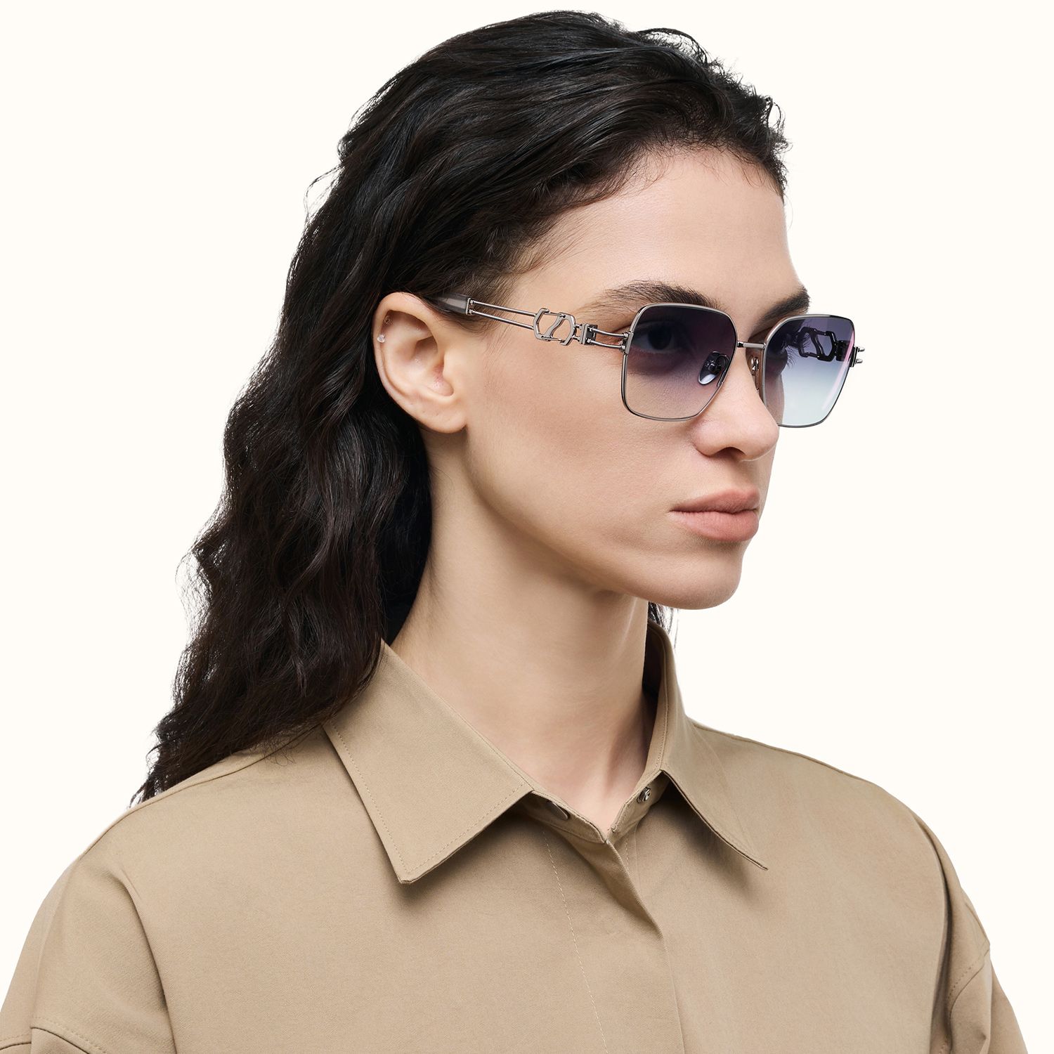 The Architect - Gunmetal Gradient Gray Sunglasses | Vooglam On Model 3
