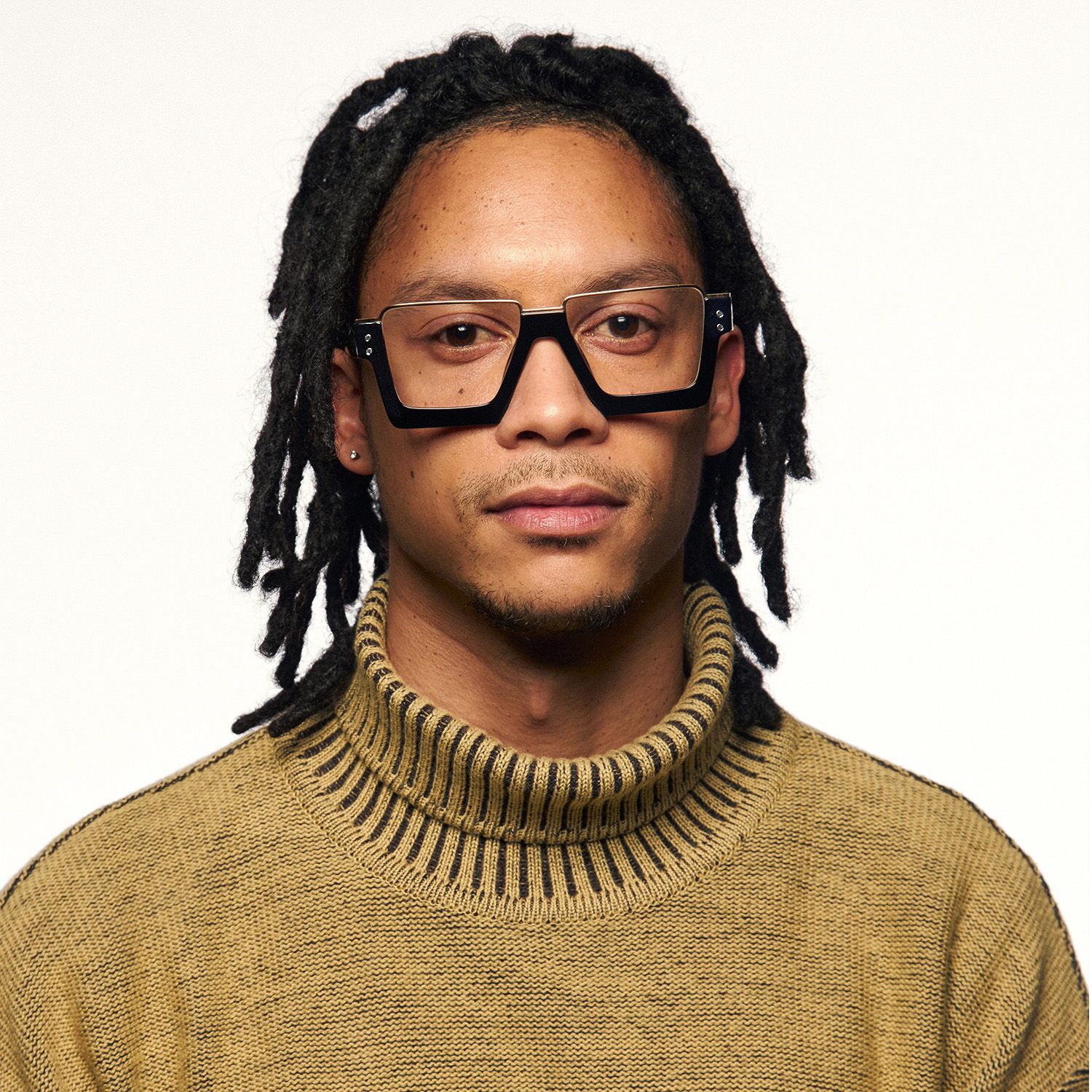 Dardhan - Black Thick Rimmed Glasses | Vooglam On Model 1