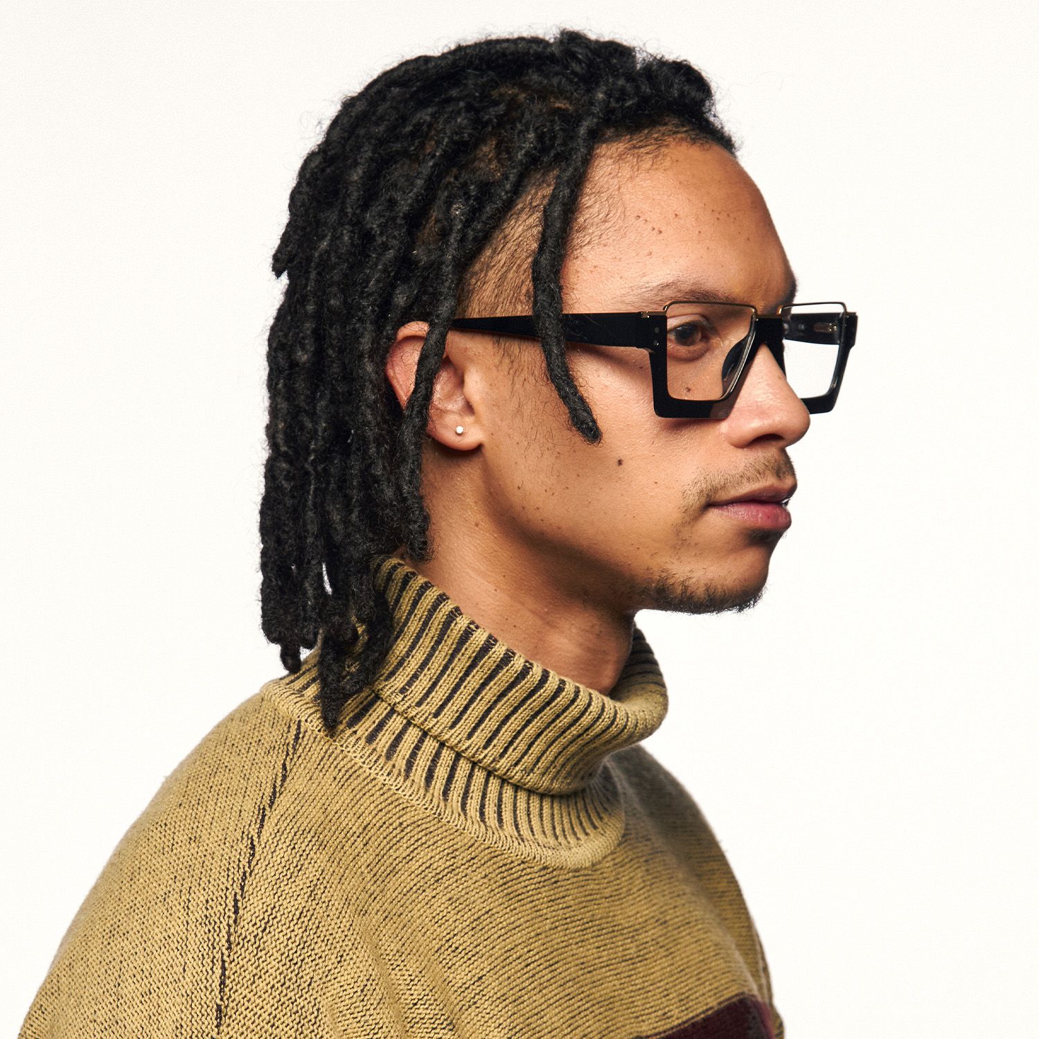 model wearing Dardhan - Rectangle Black Eyeglasses 2