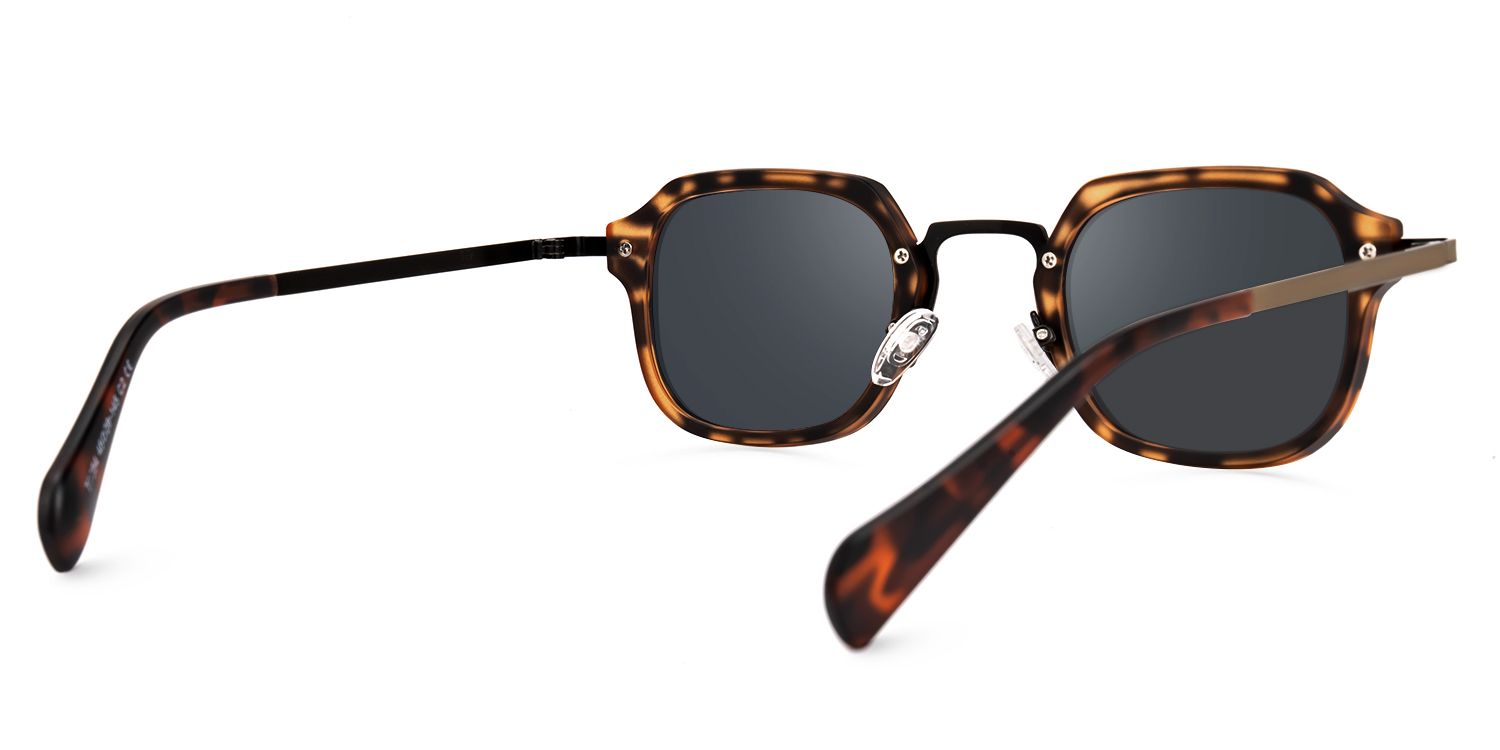 Delaware - Square Tortoise Sunglasses | Vooglam Side View