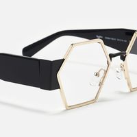Lizzy - Geometric Gold Eyeglasses | Vooglam Design Details