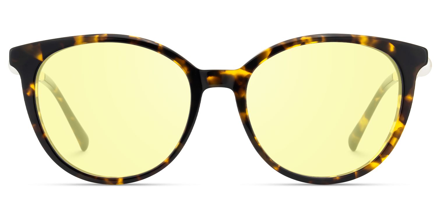 Pearl - Round Tortoise Sunglasses | Vooglam Angle View