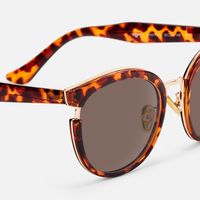 Retro Bohemian Tortoiseshell Round Cat-Eye Sunglasses | Vooglam Design Details