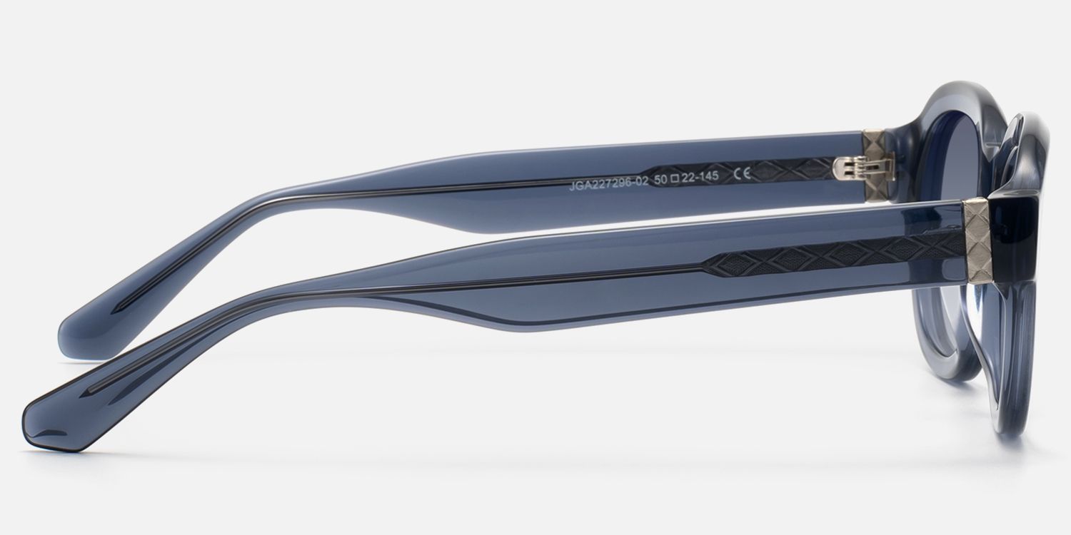 Eerie - Clear Blue Gray Tinted Oversized Shades | Vooglam Side View
