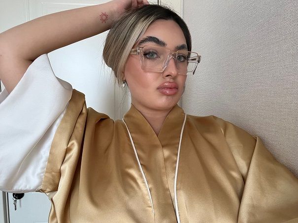 Vooglam review from meettikaa: My glasses are really special.