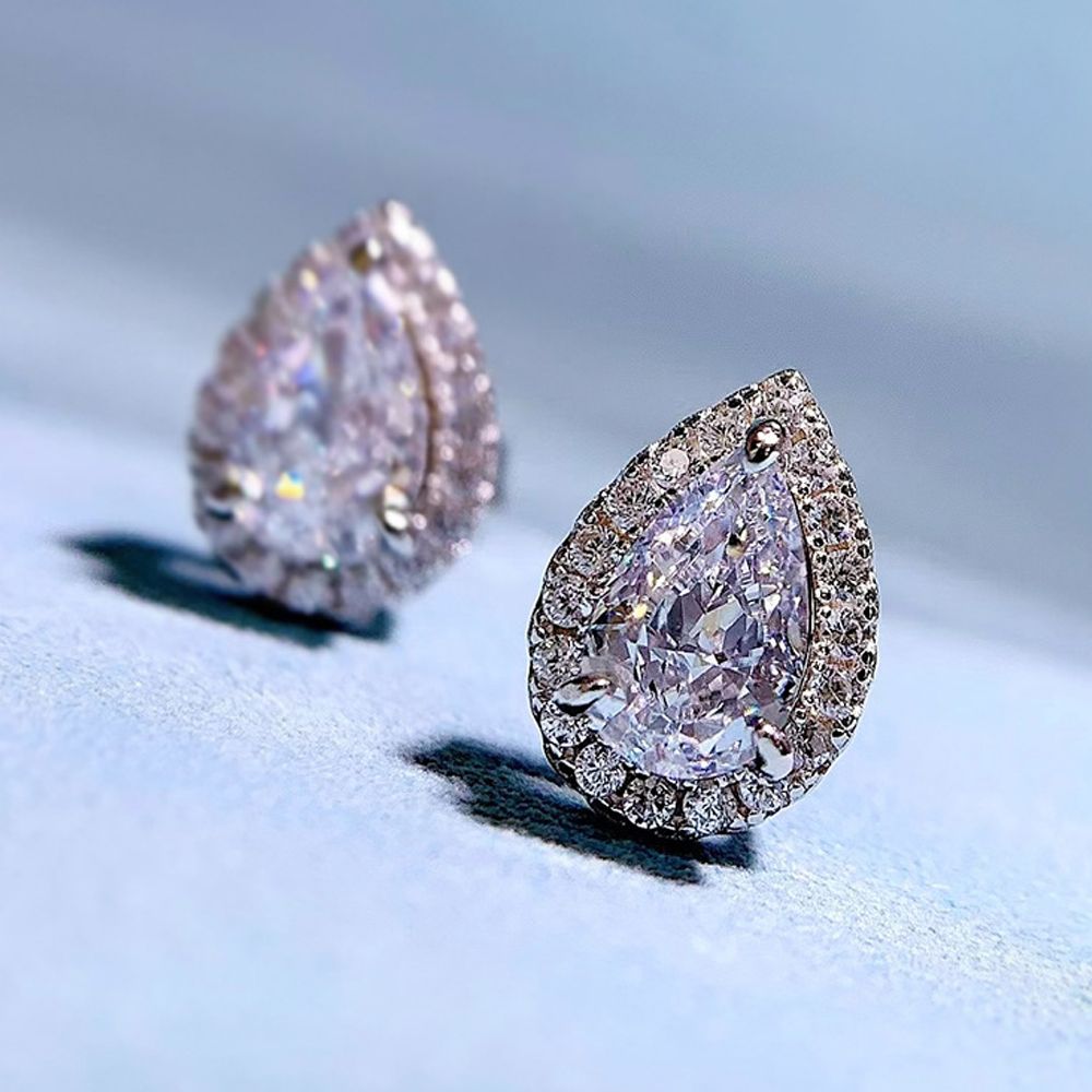 Graceful Diamond White Waterdrop Pierced Earrings | Vooglam On Model 2