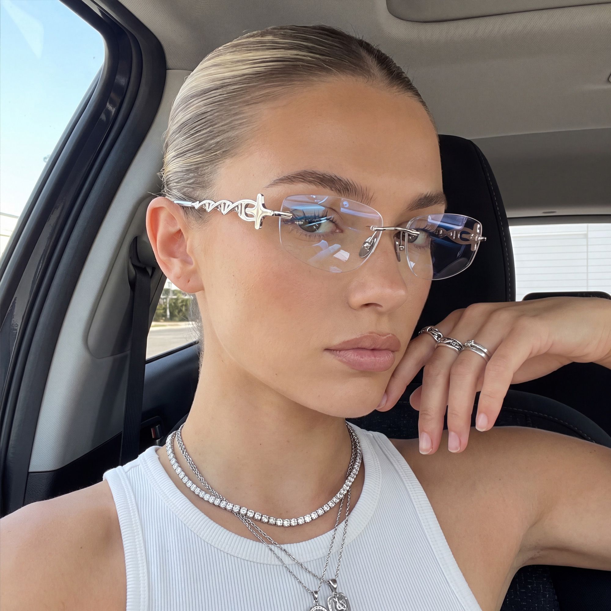 Vooglam Street Style in Real Life: The Decoder - Silver Rimless DNA Glasses by Vooglam