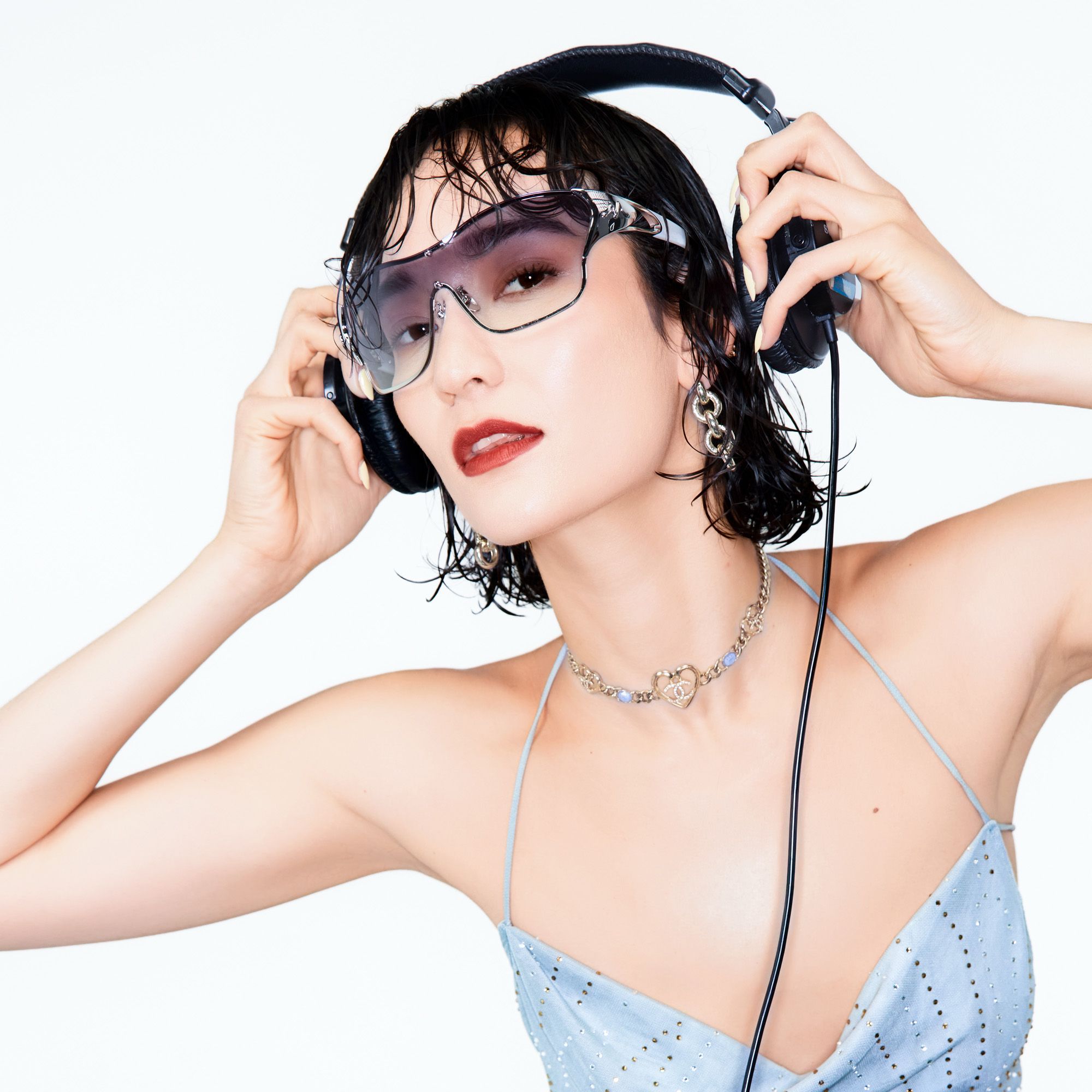 Explore the design story of Suzuka - One Piece Shiny Silver Shield Sunglasses | Vooglam
