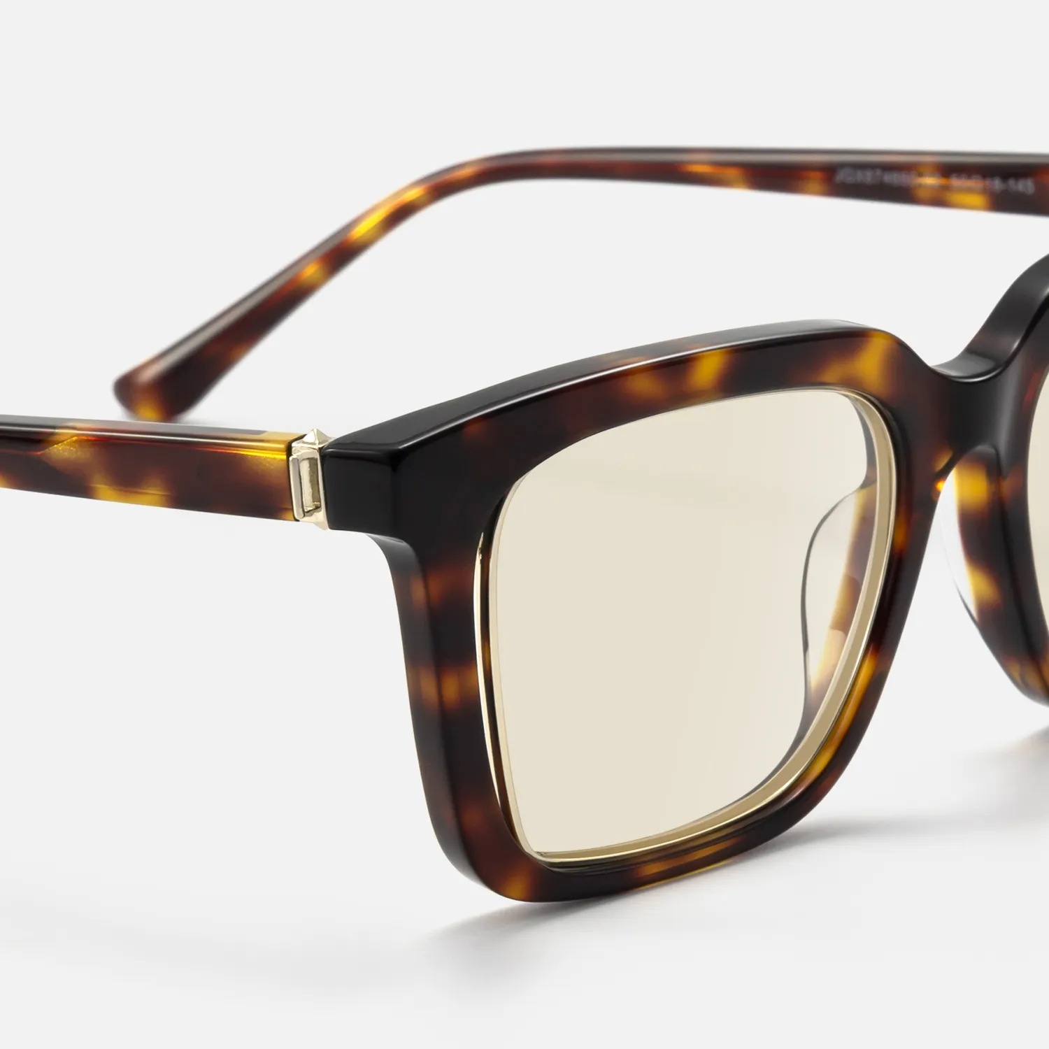 retro rectangle tortoise sunglasses with light amber tinted lenses