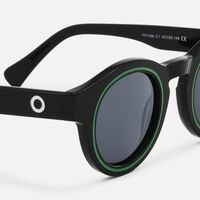 Pulse - Round Black Sunglasses | Vooglam Design Details