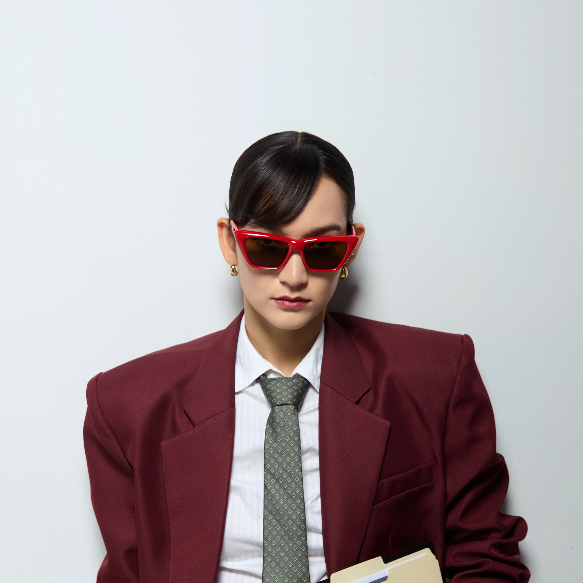 Meguro - Amber Tint TR90 Puffy Red Sunglasses | Vooglam On Model 1