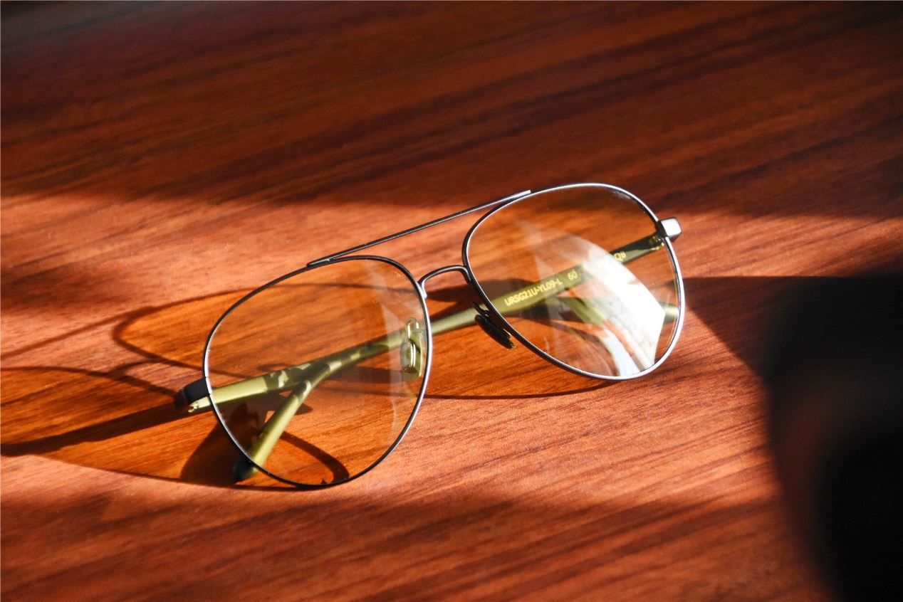 Aviator glasses for round face